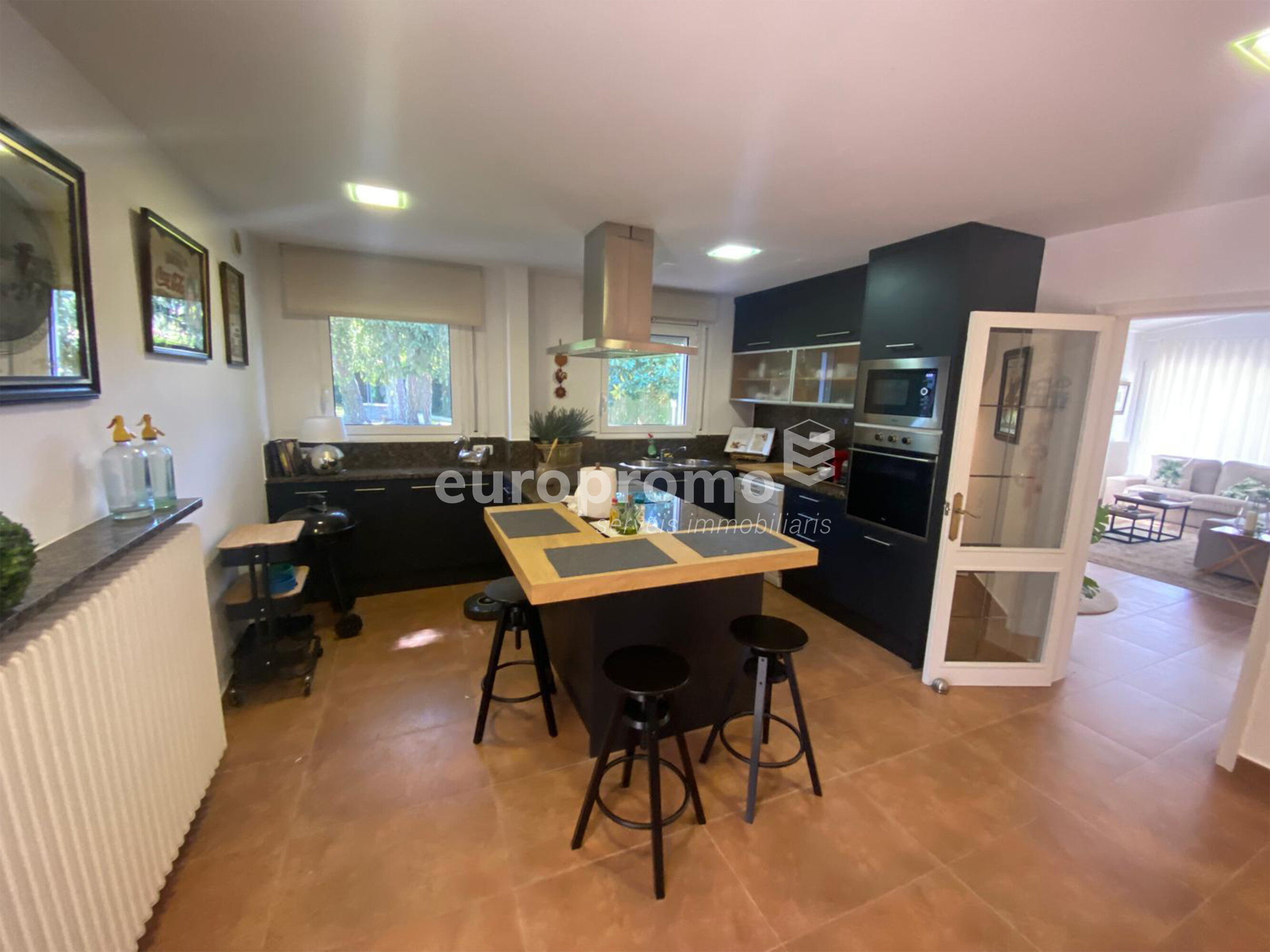 Espectacular casa de lujo situada en Canet d'Adri!!
